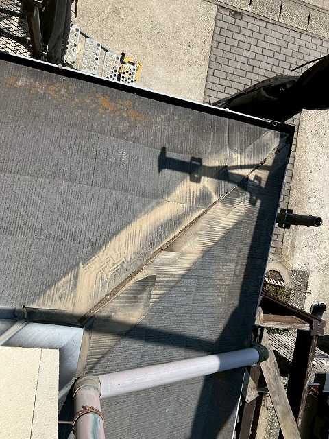 仙台市泉区で棟板金カバー工事、色あせた屋根の棟を新しい板金でしっかり保護